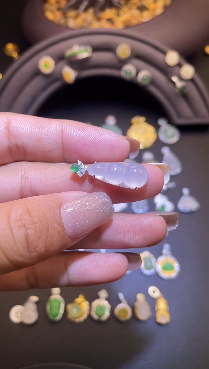 吊坠(不含链)18K金镶嵌翡翠1