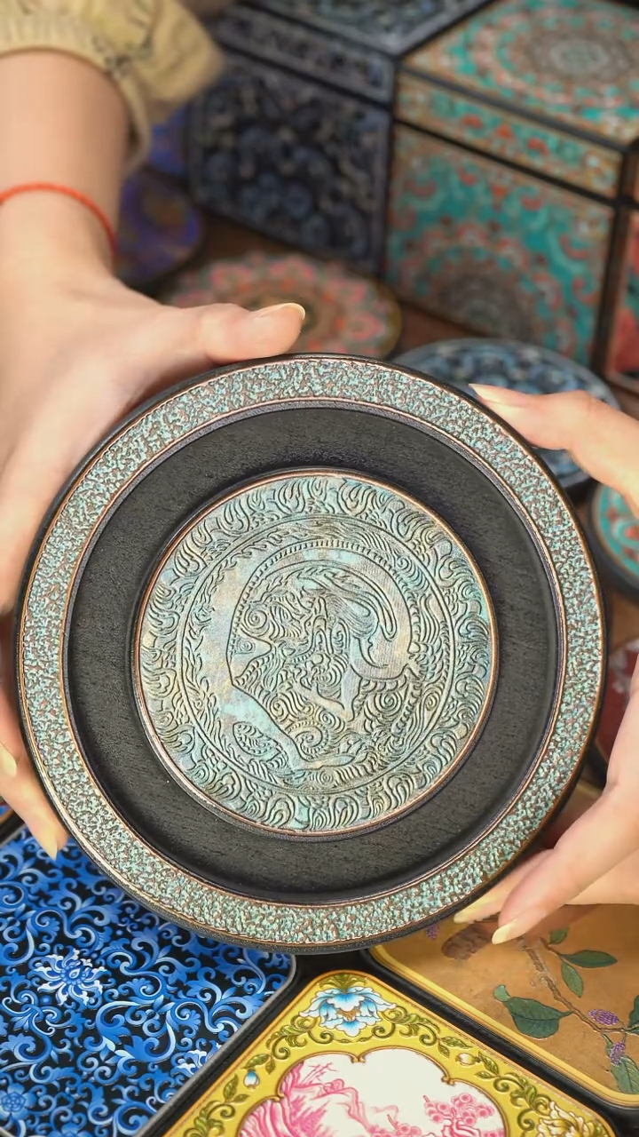 壹藏贰宝青铜小壶承