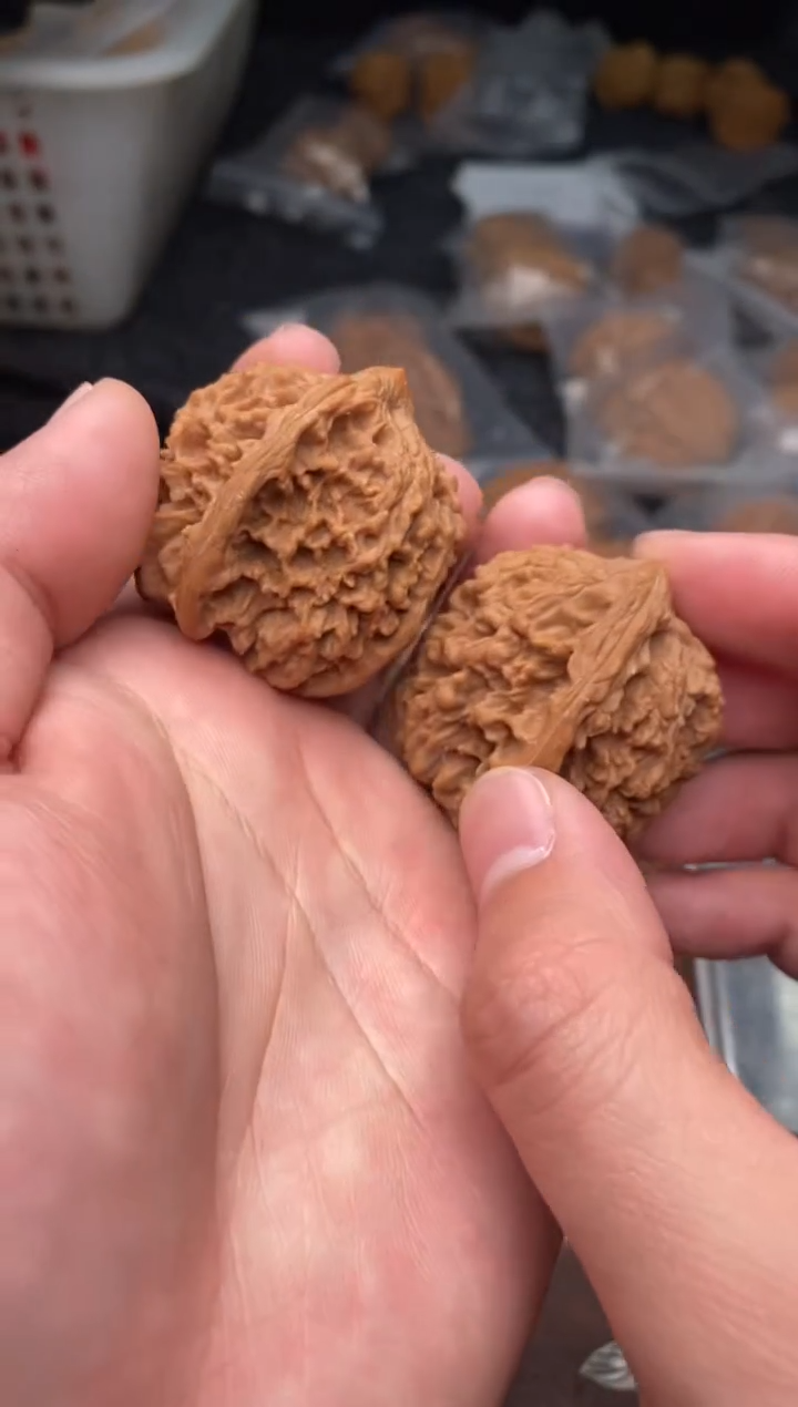 【闪购商品】文玩核桃把件G299号38尺满天星