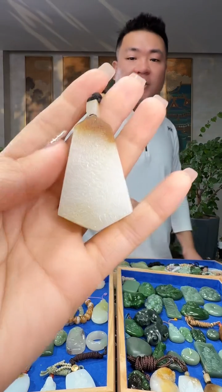 颈饰未镶嵌和田玉拍一发一