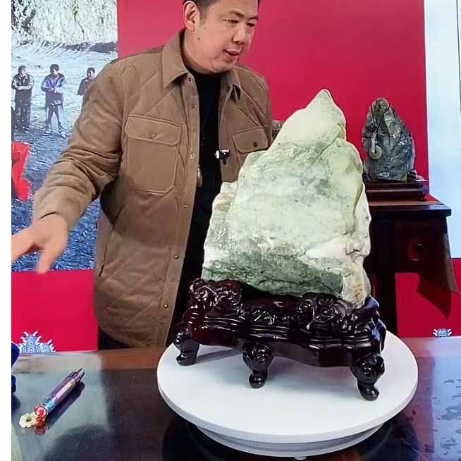 新疆原石摆件带底座发一件编号130