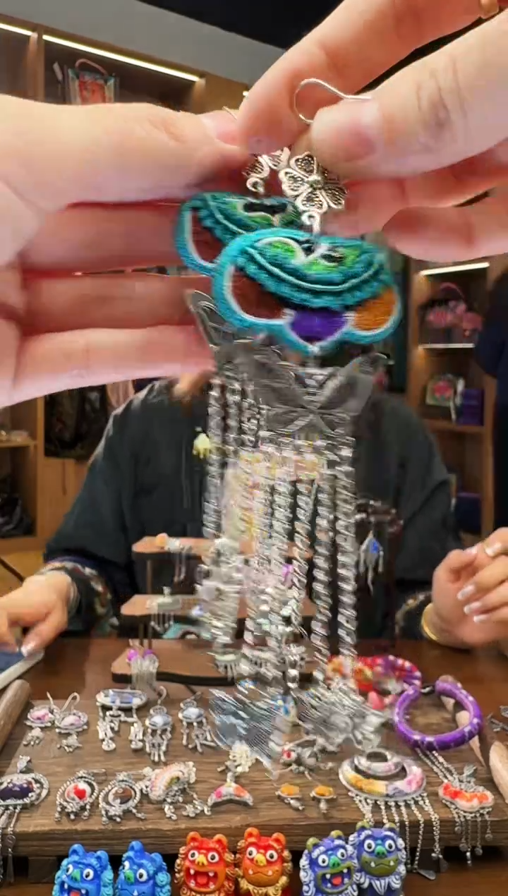 【闪购商品】织绣150黔东南苗族刺绣