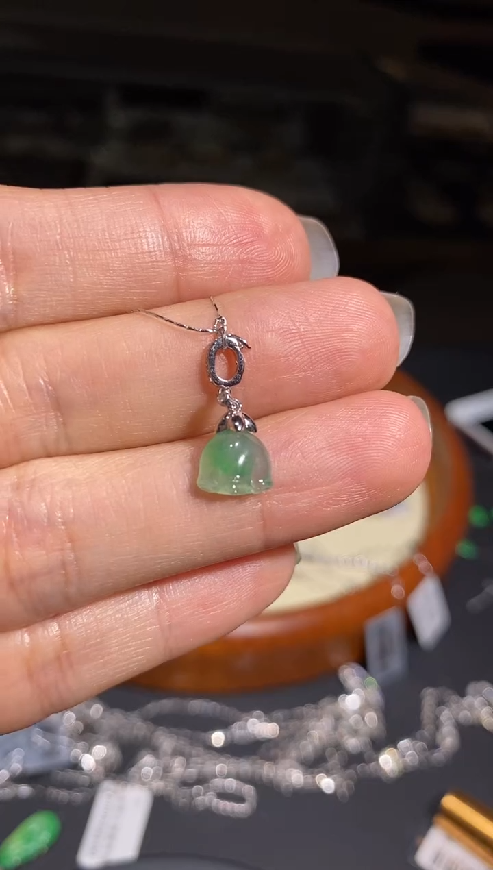 【闪购商品】翡翠吊坠(不含链)18K金镶嵌吊坠