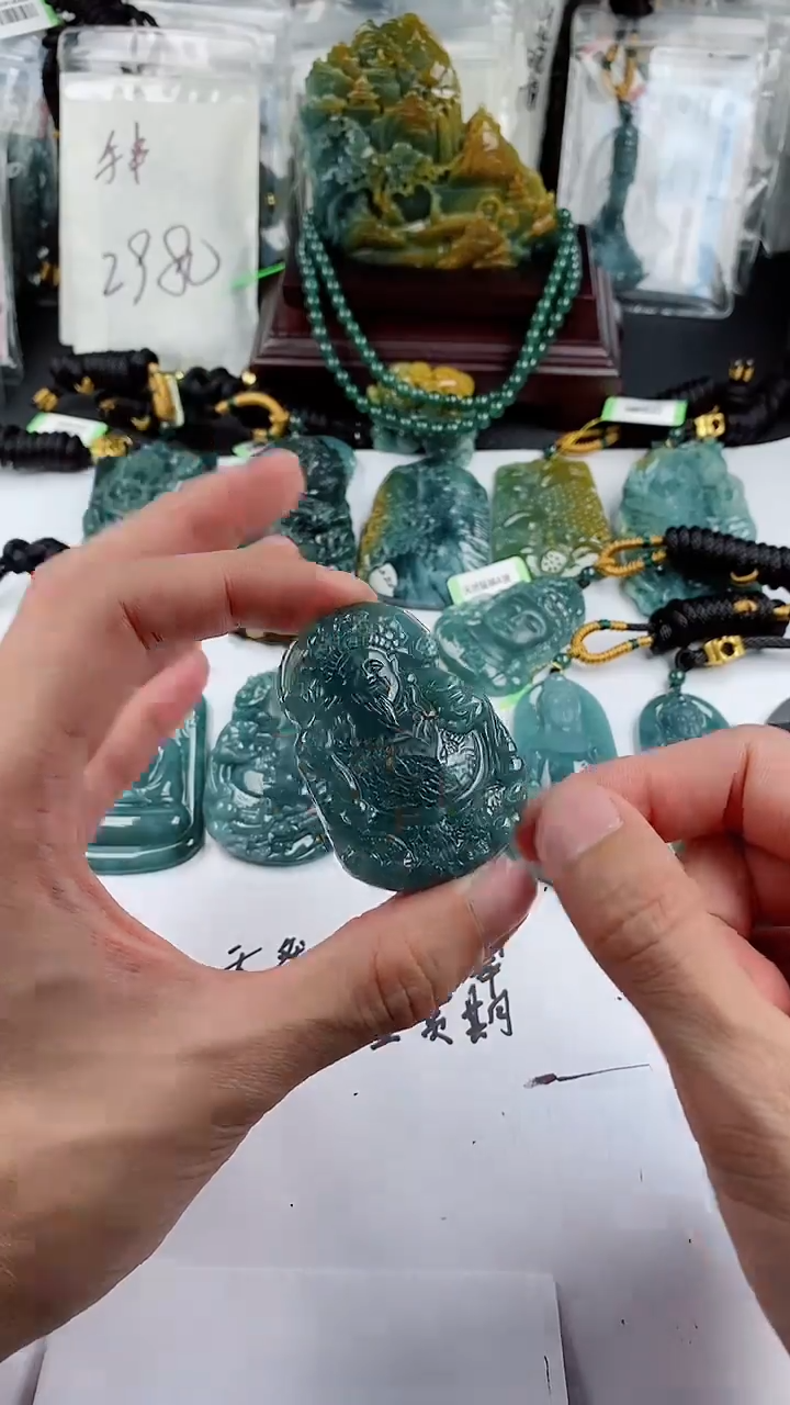 【闪购商品】翡翠颈饰未镶嵌多样性一件随机发货 财神爷68