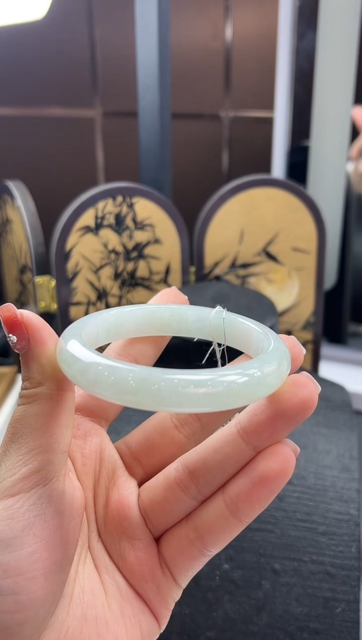 【闪购商品】翡翠手镯未镶嵌手镯  59圈口