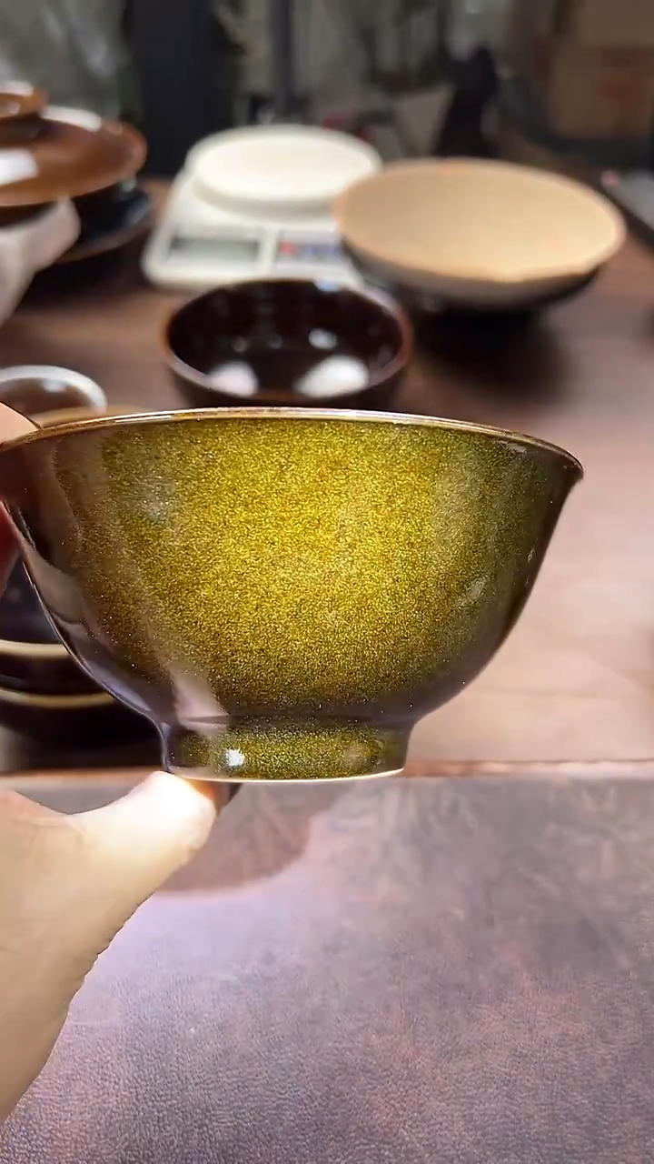 鳝鱼黄色的碗直径13左右拍一发二