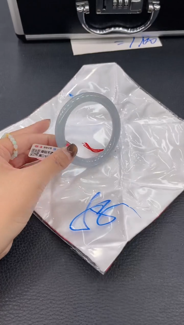 【闪购商品】翡翠手镯未镶嵌手镯