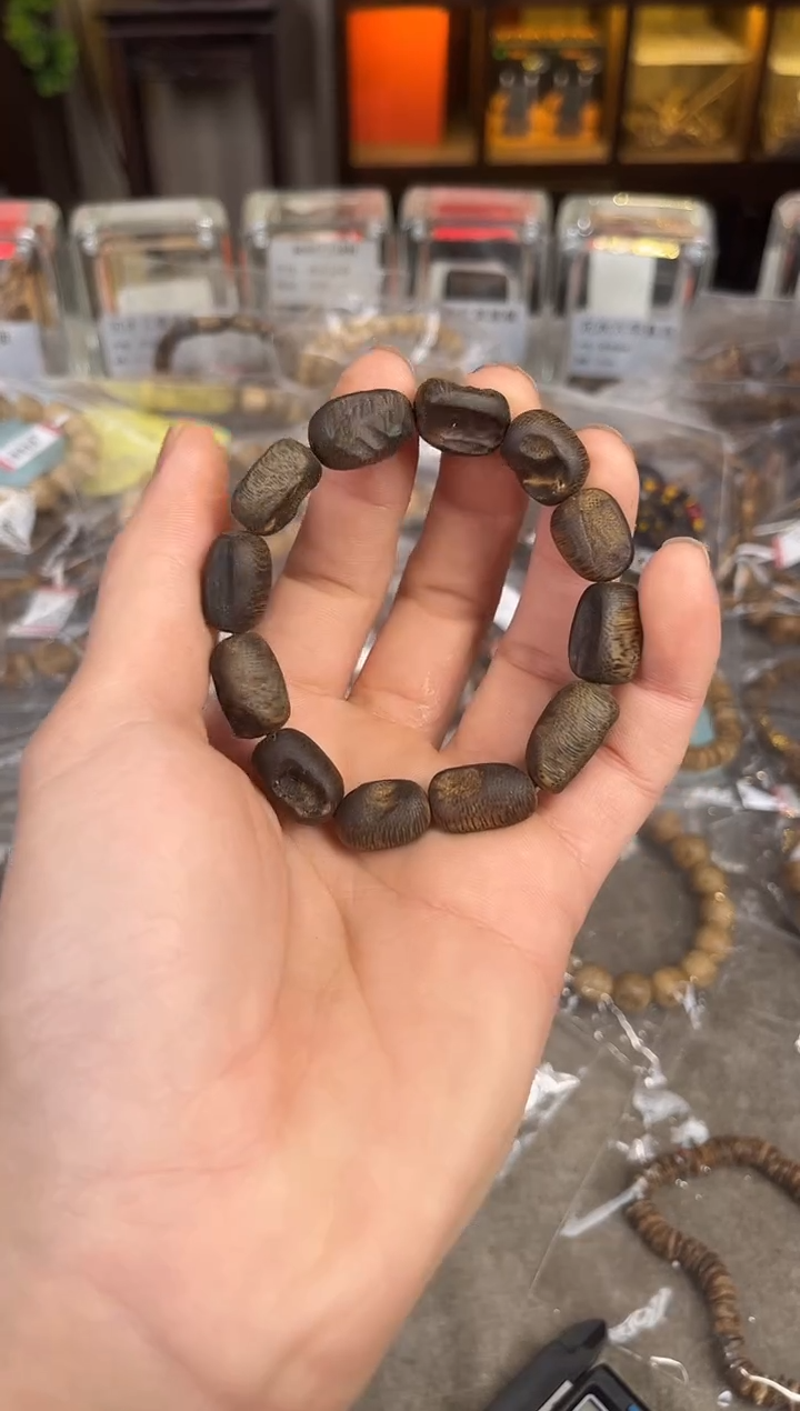 【闪购商品】沉香手串173号板头老料多样性发货1条