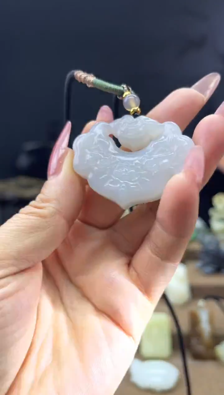 颈饰未镶嵌和田玉1