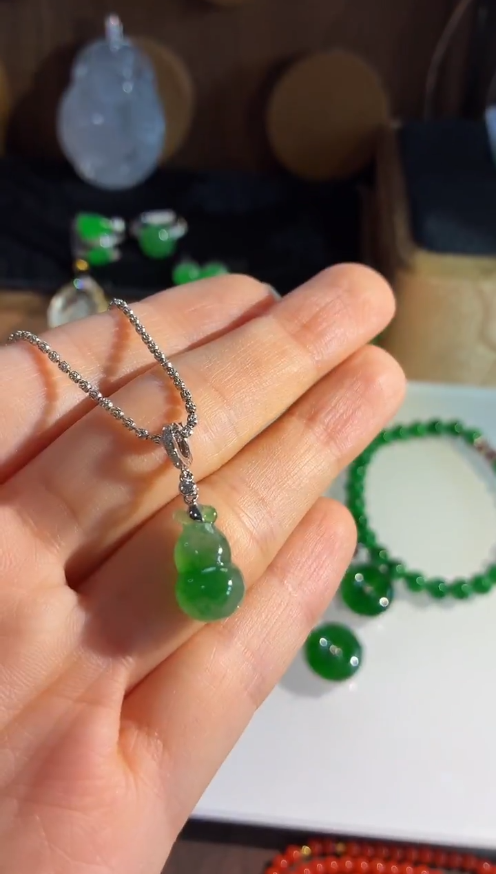 吊坠(不含链)18K金镶嵌翡翠吊坠