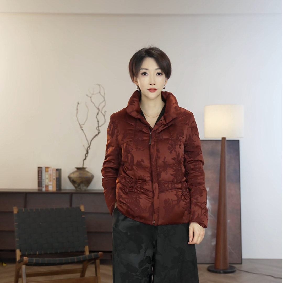 九儿家香云纱国风新中式90白鹅绒短款羽绒服女装贵气提花显瘦冬季