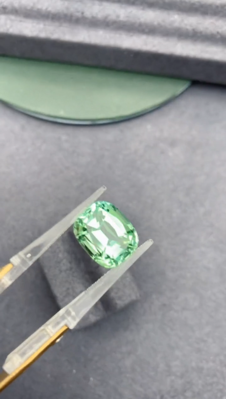 【闪购商品】碧玺裸石未镶嵌9.8ct绿碧玺