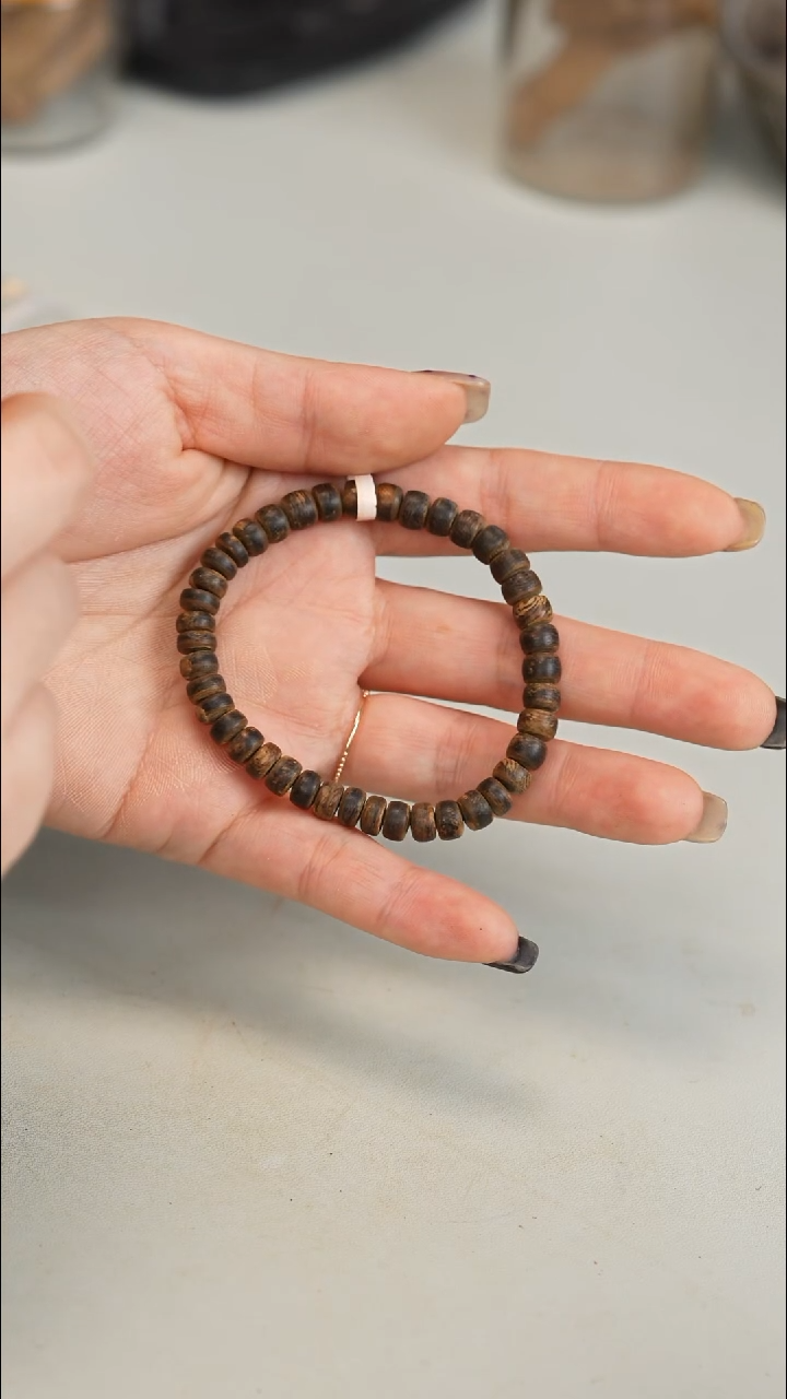 沉香手串东马老沙巴沉水6.6mm单圈5.3g