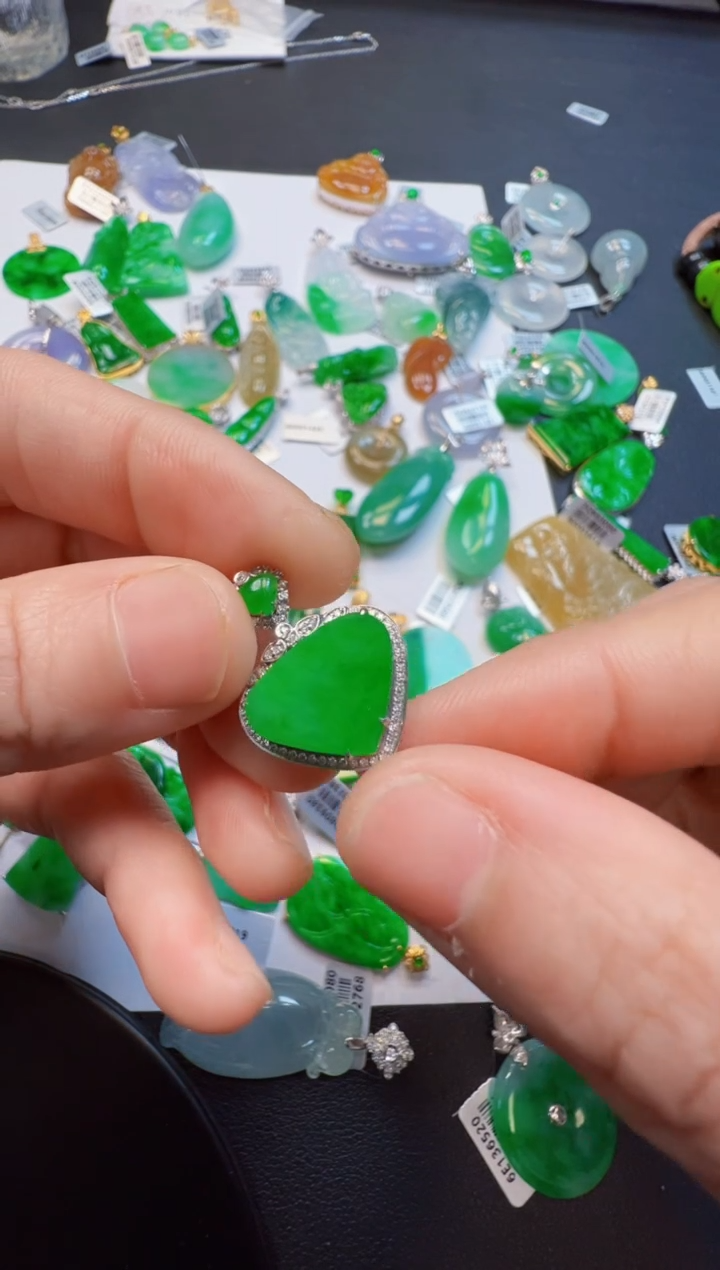 【闪购商品】翡翠吊坠(不含链)18K金镶嵌4980