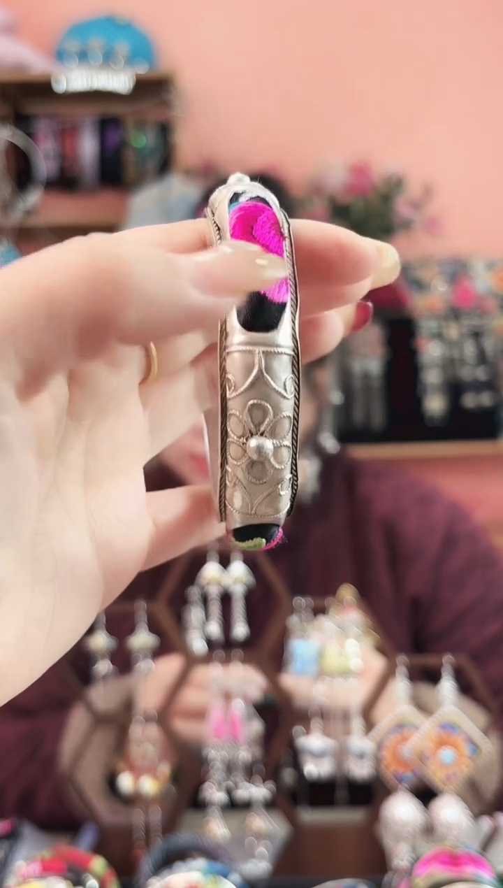 艺枝独绣手工饰品124