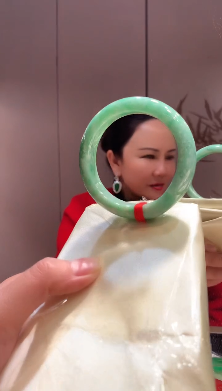 【闪购商品】翡翠手镯未镶嵌手镯 