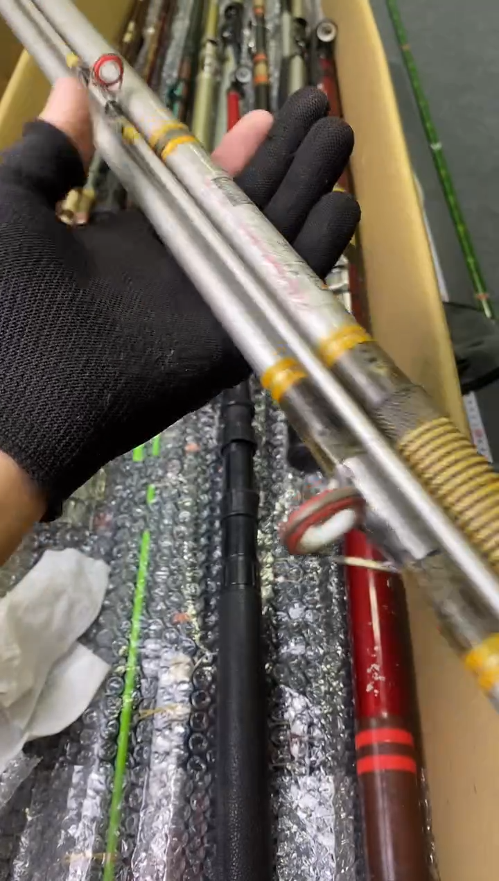 茂****佑孤品微遐思加10元发顺丰慎拍