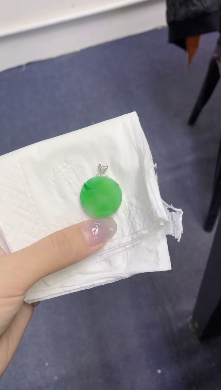 颈饰18K金镶嵌翡翠天然缅甸翡翠A货百元以上9元证书费自理