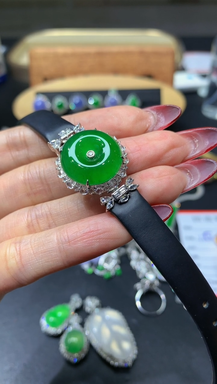 【闪购商品】定制翡翠18K金镶嵌团购