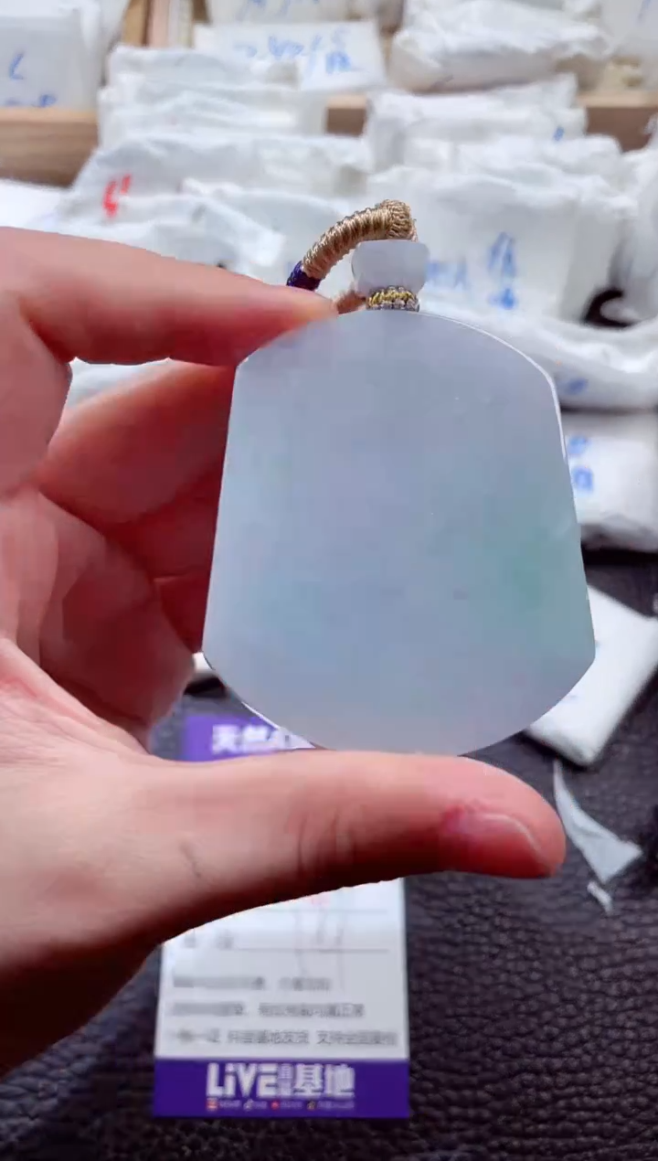 翡翠未镶嵌颈饰00002007