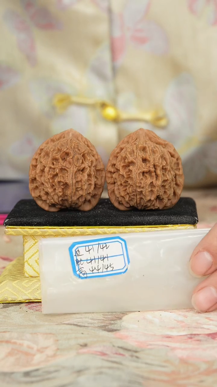 【闪购商品】文玩核桃把件水龙纹