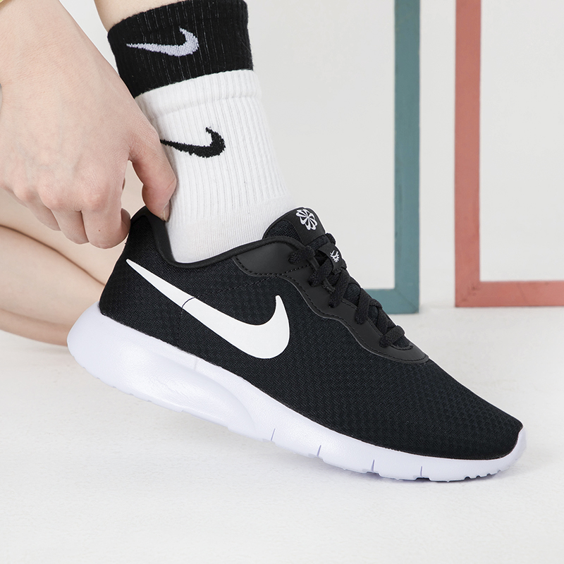 NIKE耐克女鞋跑步鞋春季新款户外休闲鞋人生跑鞋低帮运动鞋DX9041