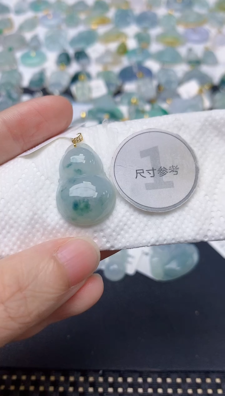 颈饰18K金镶嵌翡翠天然缅甸A货翡翠