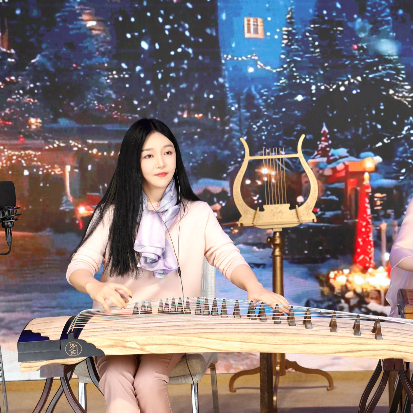 中筝出品-质感睡莲丝巾