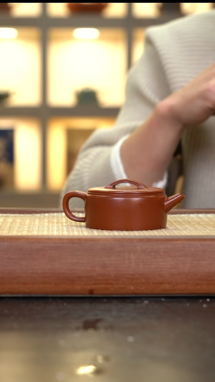 茶壶紫砂大红袍 汉瓦    110cc    全手工 