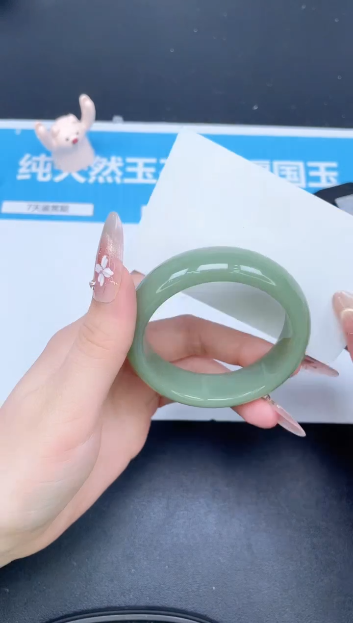 【闪购商品】石英质玉手镯未镶嵌406-52.5