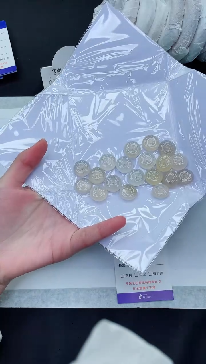 【闪购商品】石英质玉手镯未镶嵌吊坠