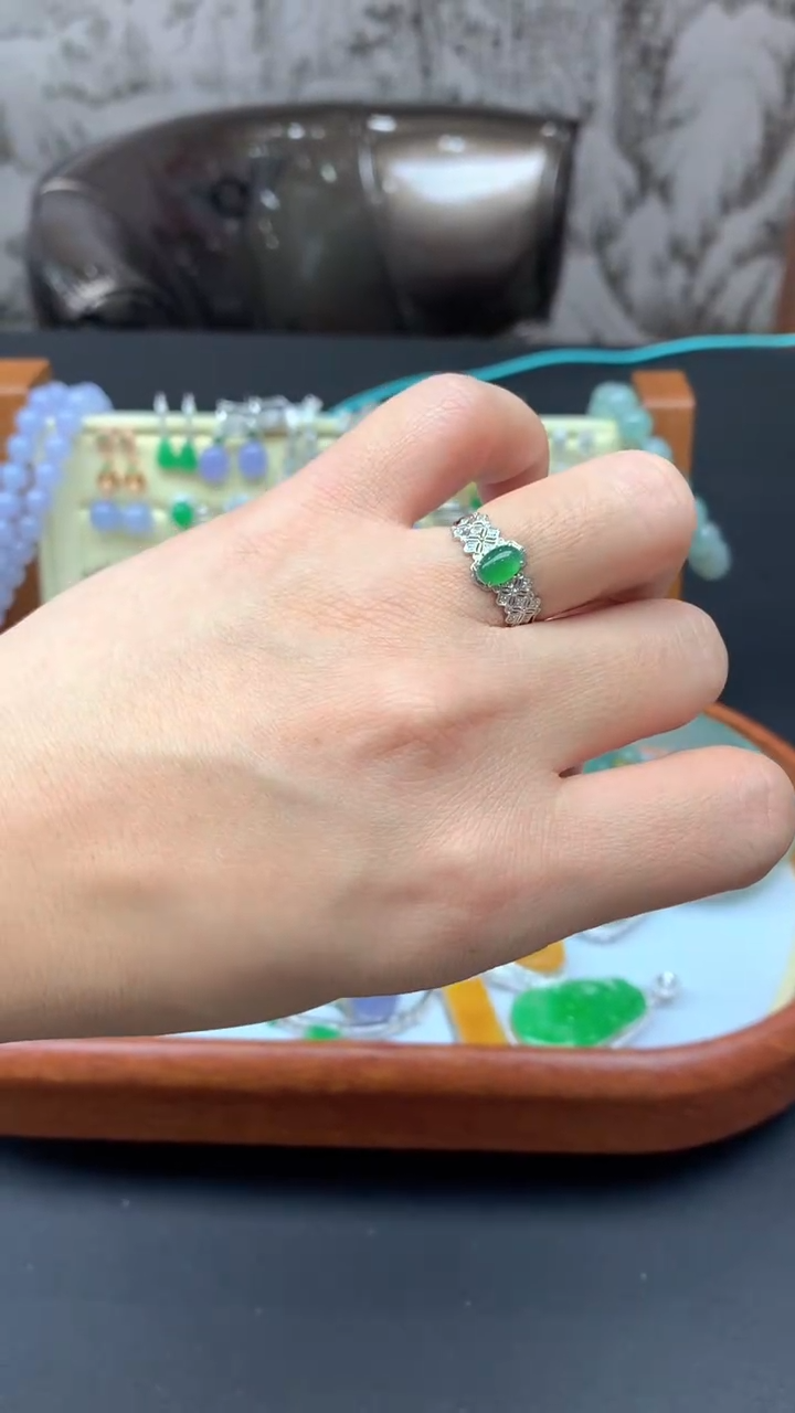 【闪购商品】翡翠戒指18K金镶嵌195-天然翡翠