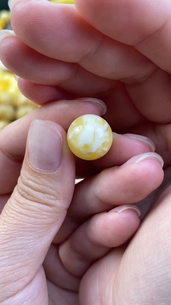 【闪购商品】琥珀裸石未镶嵌月.52