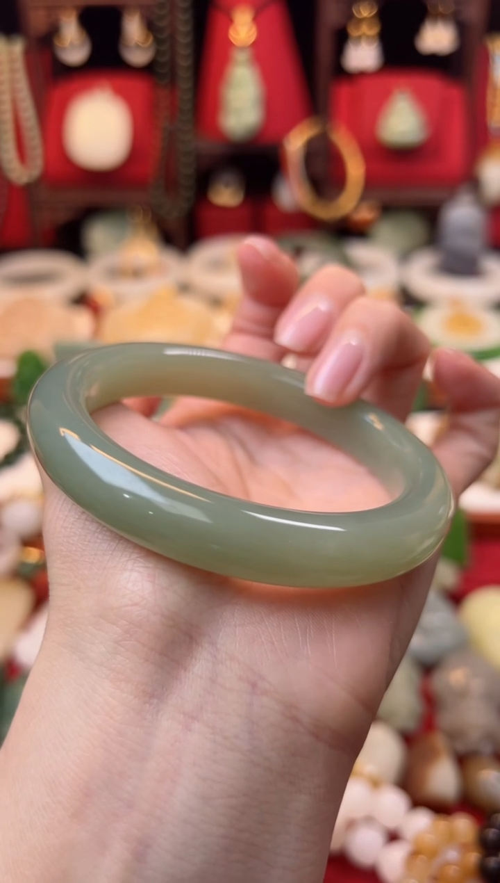 【闪购商品】和田玉手镯未镶嵌60