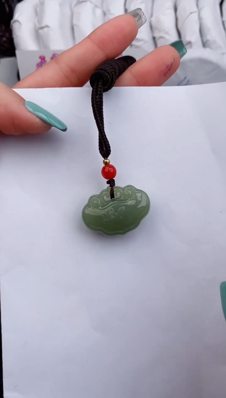 【闪购商品】和田玉吊坠(赠链)未镶嵌0333微色差T锁