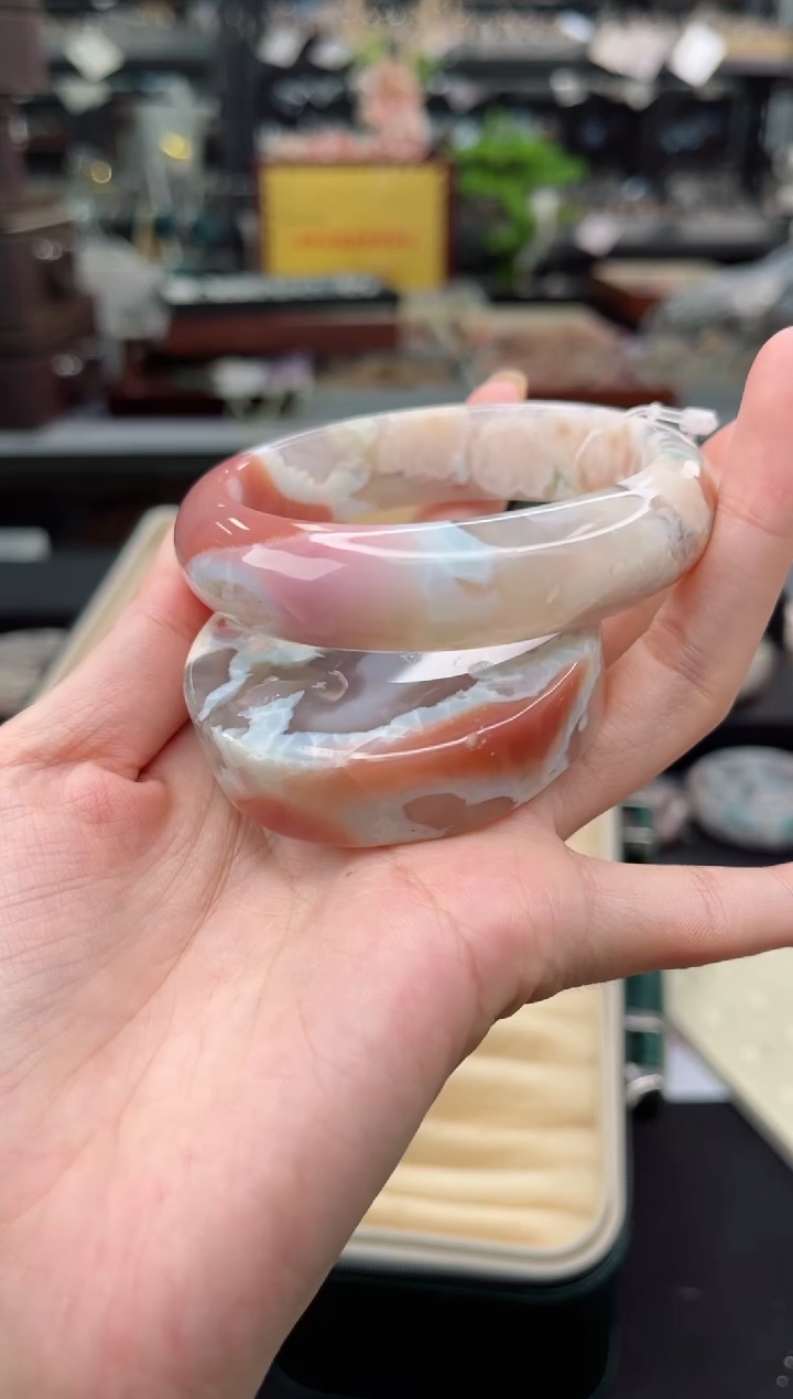 【闪购商品】石英质玉手镯未镶嵌59圈口（赠品镯心）S900