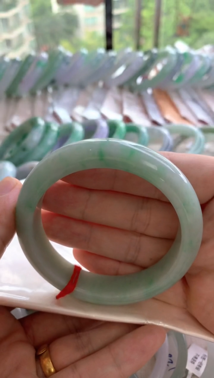 未镶嵌手镯翡翠果绿带色57.7