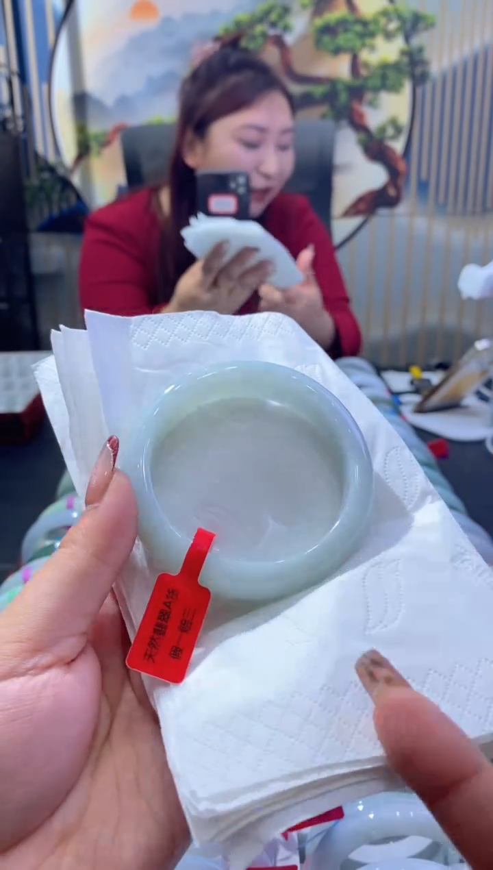 【闪购商品】翡翠手镯未镶嵌00007100