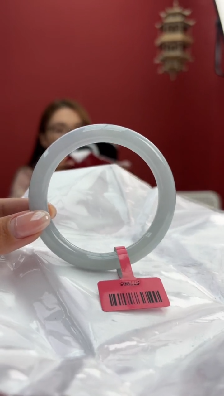 【闪购商品】翡翠手镯（圆镯）未镶嵌7手镯