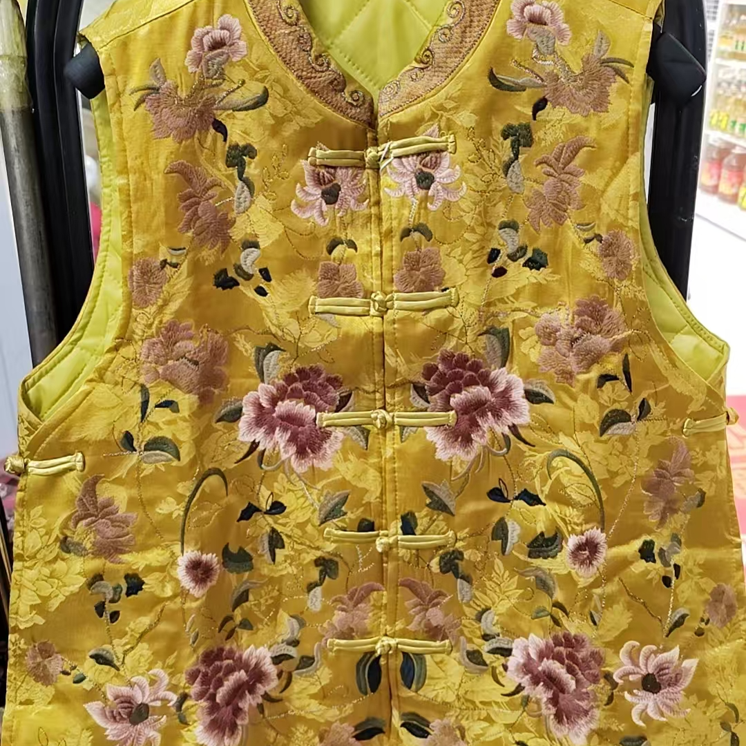 2575加厚刺绣马甲