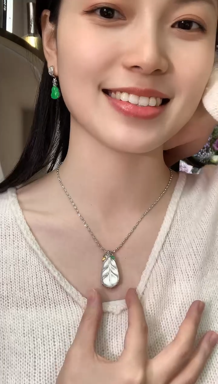 吊坠(不含链)18K金镶嵌翡翠冬日珠宝W30