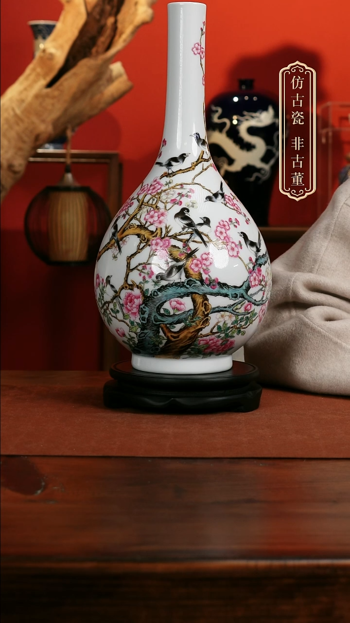 摆件陶皇窑粉彩喜鹊纹长颈瓶