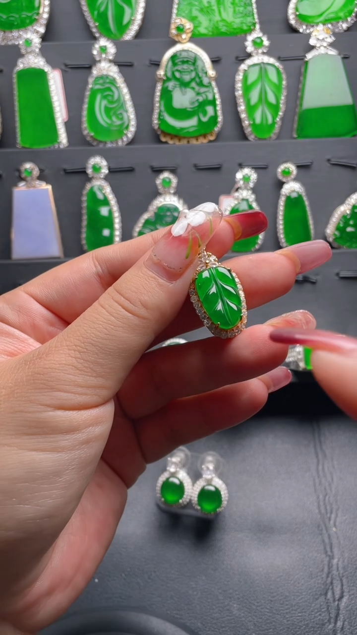 【闪购商品】翡翠颈饰未镶嵌吊坠0704