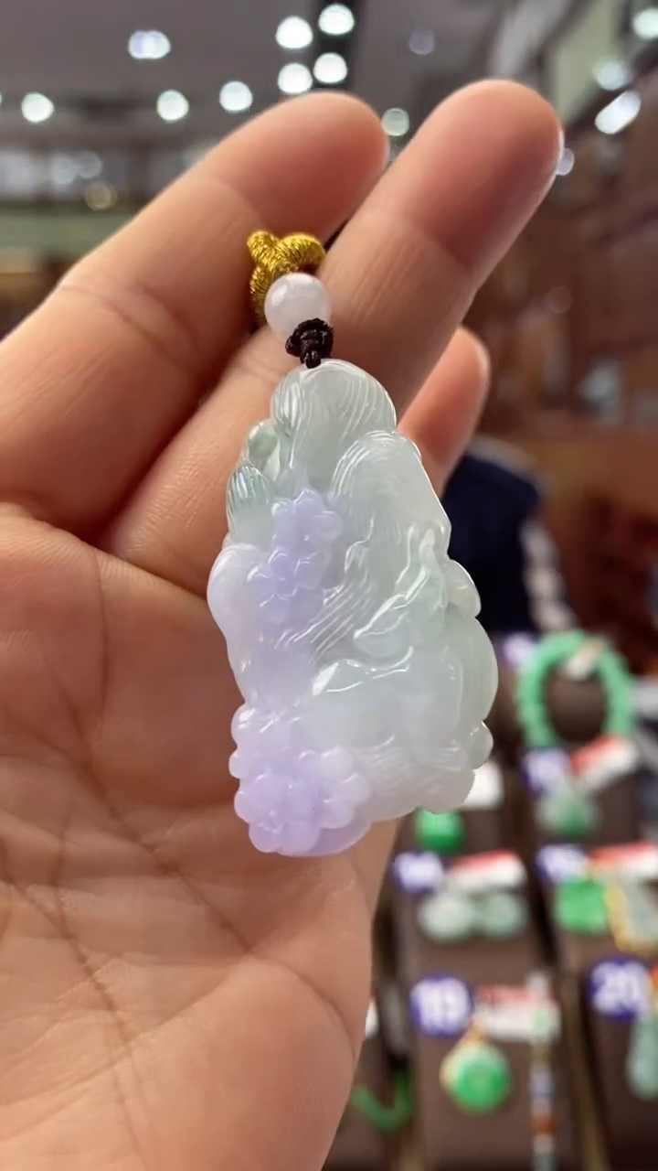 【闪购商品】翡翠颈饰未镶嵌九尾狐