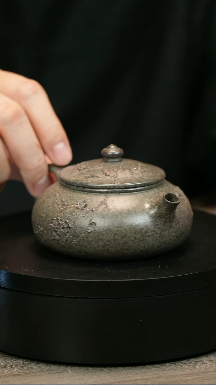 茶壶紫砂越****牛H1860陈春芬段泥梅花寒江
