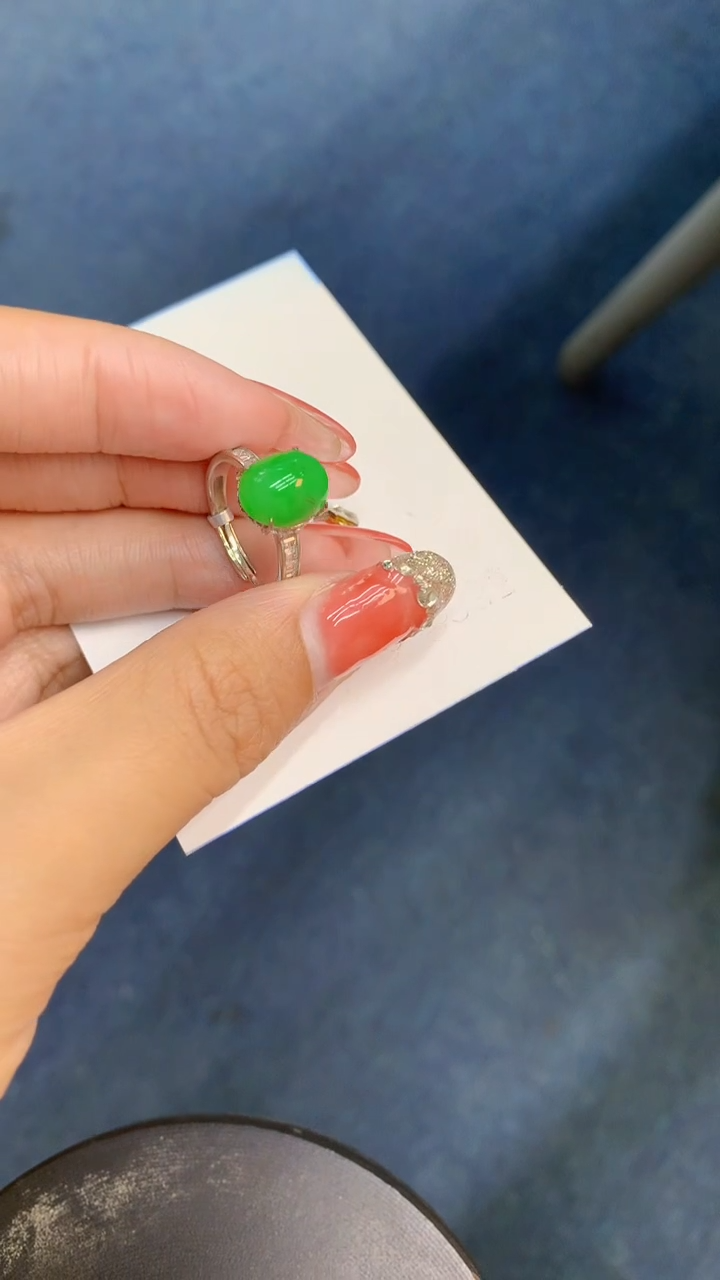 颈饰未镶嵌翡翠1