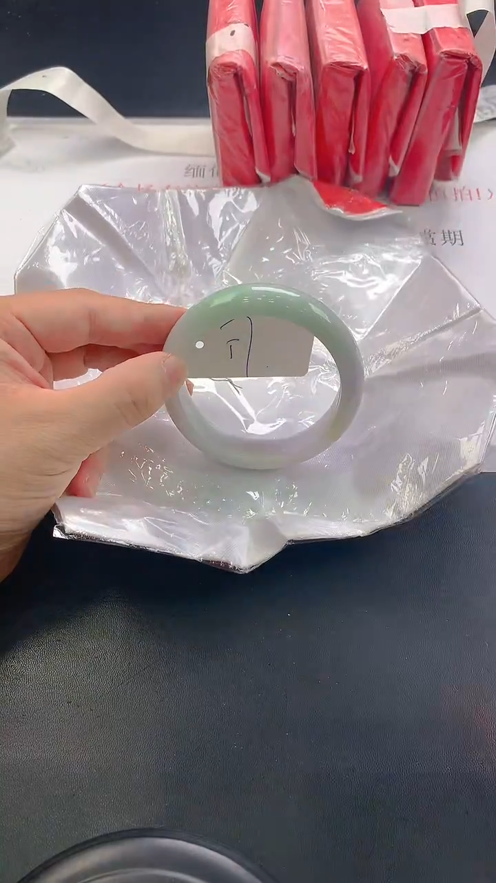 未镶嵌手镯翡翠25