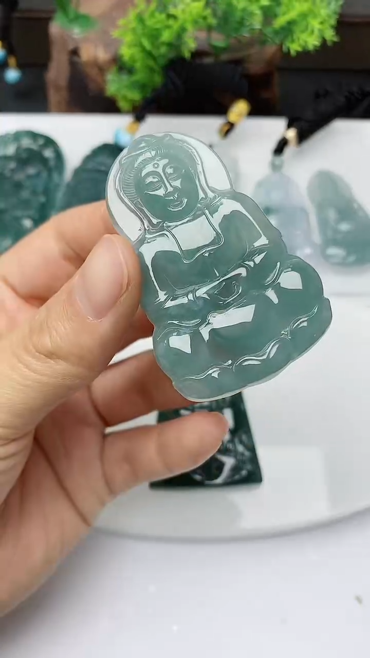 【闪购商品】翡翠颈饰未镶嵌        