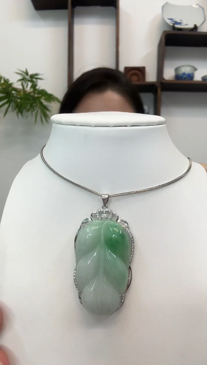 吊坠(赠链)银S925镶嵌翡翠叶子