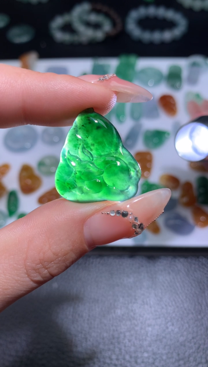 【闪购商品】定制翡翠未镶嵌九尾狐